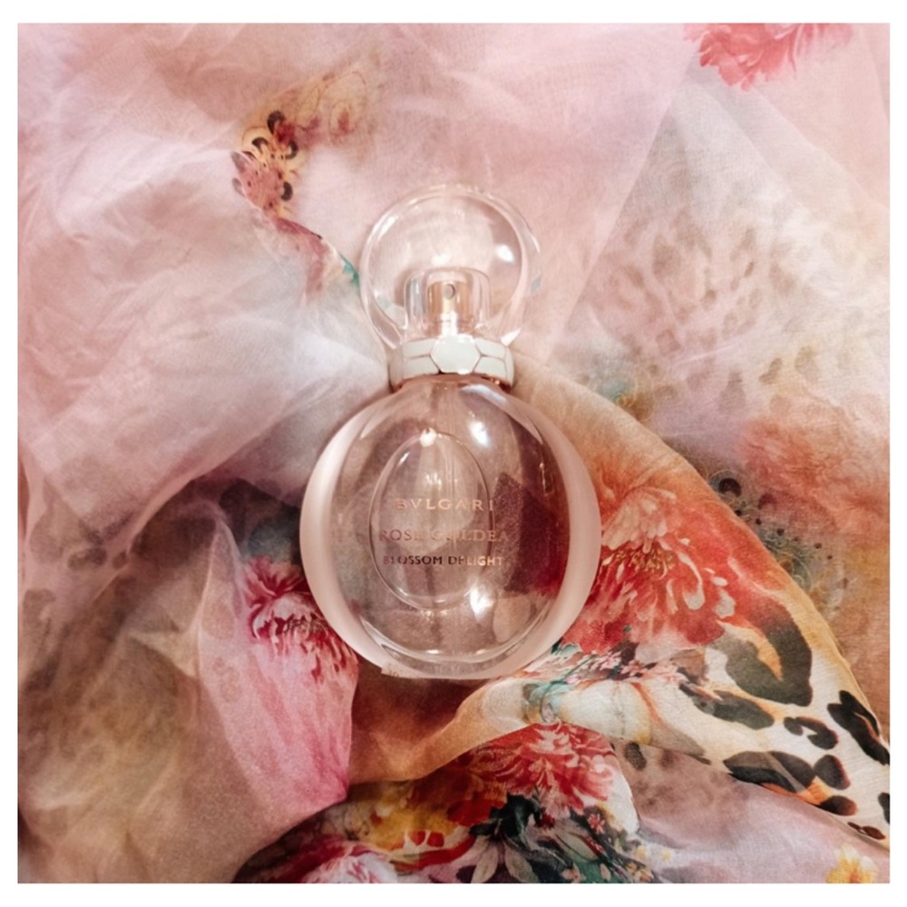 3 x Bvlgari Rose Gold Blossom Delight Eau de Parfum Samples - .05 fl oz ea. - Picture 5 of 8